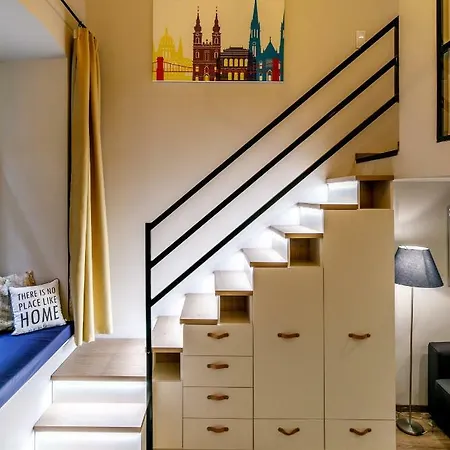 Apartmán R56 *